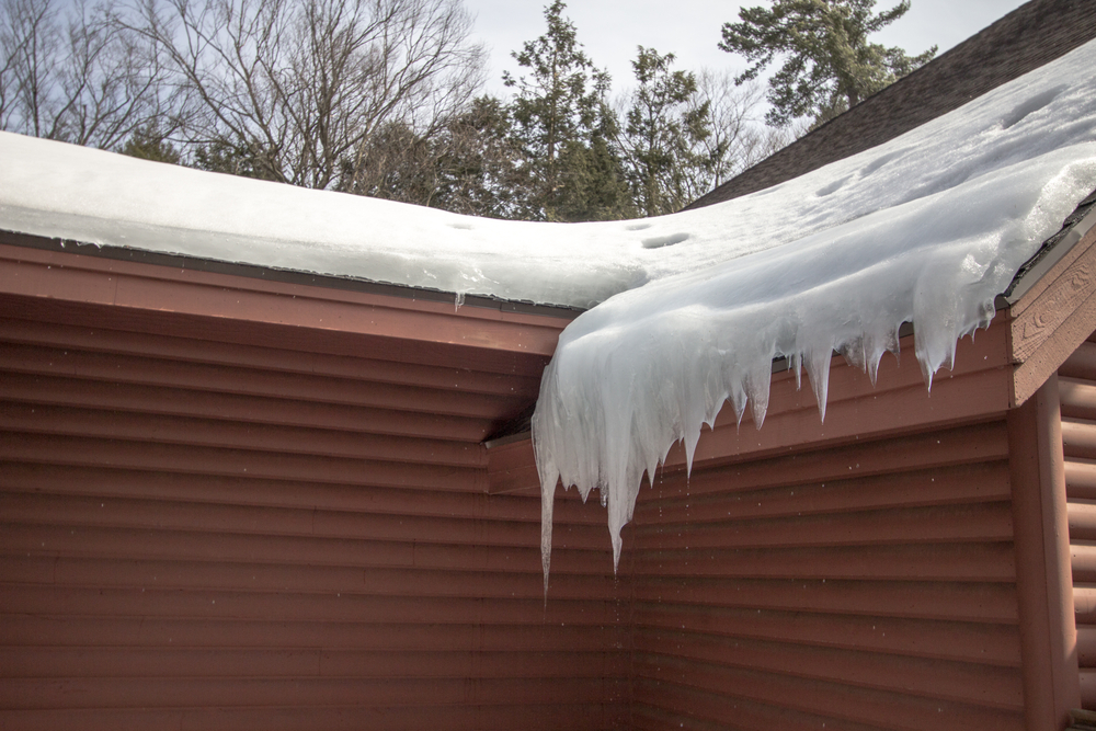 How to Prevent & Remove Ice Dams This Winter